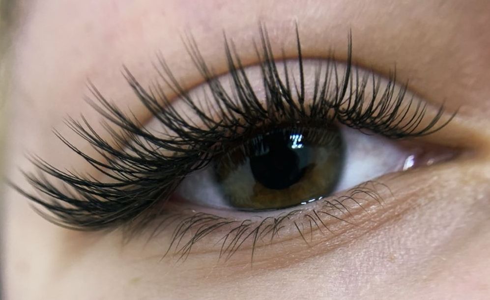 Feature image Ranking: Die besten Sets für DIY Wimpernextensions zu Hause